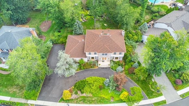 9 Puddingstone Way, Florham Park Boro, NJ 07932