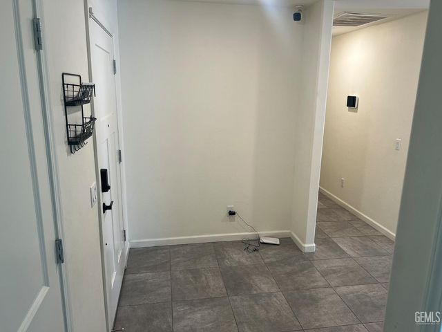 5918 Esmerelda Avenue, Bakersfield, CA 93313