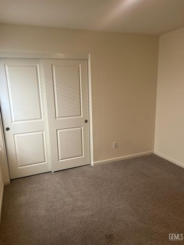 5918 Esmerelda Avenue, Bakersfield, CA 93313