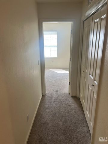 5918 Esmerelda Avenue, Bakersfield, CA 93313