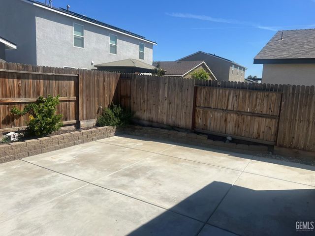 5918 Esmerelda Avenue, Bakersfield, CA 93313