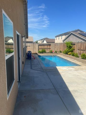 5918 Esmerelda Avenue, Bakersfield, CA 93313