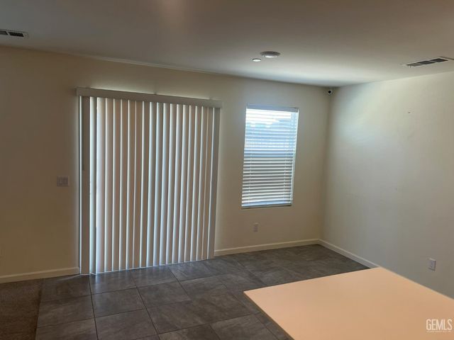 5918 Esmerelda Avenue, Bakersfield, CA 93313