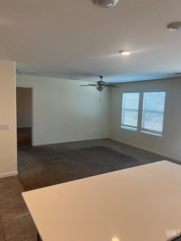 5918 Esmerelda Avenue, Bakersfield, CA 93313