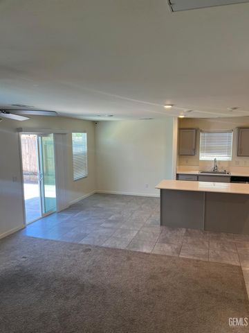 5918 Esmerelda Avenue, Bakersfield, CA 93313