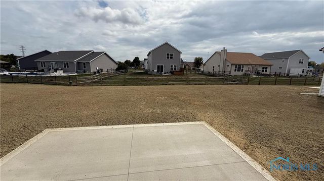 719 S Ironwood Drive, Rossford, OH 43460