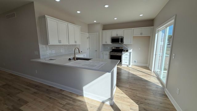 719 S Ironwood Drive, Rossford, OH 43460