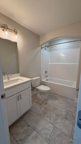 719 S Ironwood Drive, Rossford, OH 43460