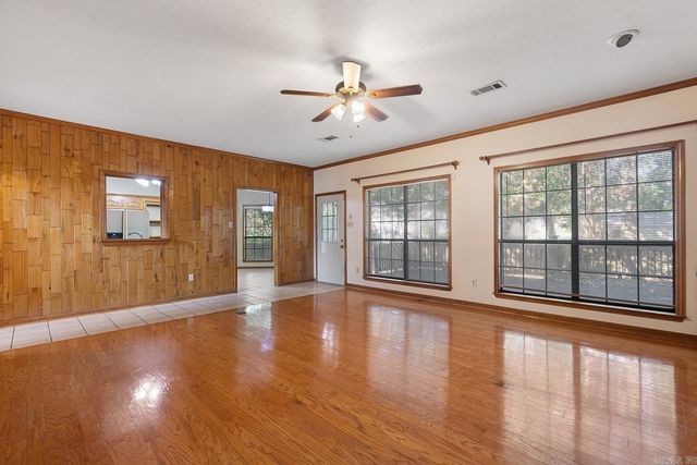 8 Edgewater Cove, Maumelle, AR 72113