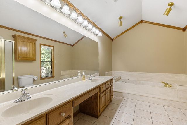 8 Edgewater Cove, Maumelle, AR 72113