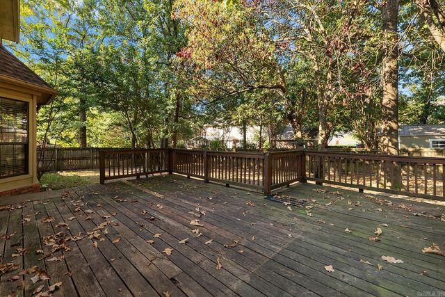 8 Edgewater Cove, Maumelle, AR 72113