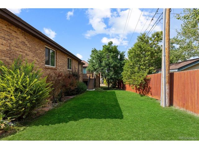 3240 Iris Ct, Wheat Ridge, CO 80033