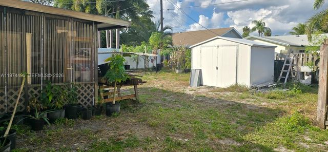 565 NW 54th St, Boca Raton, FL 33487