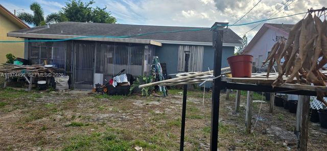 565 NW 54th St, Boca Raton, FL 33487