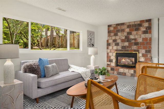 7223 NE 152nd Place, Kenmore, WA 98028