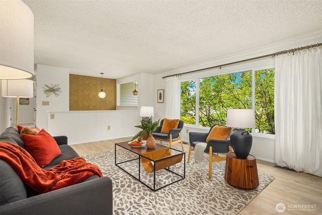 7223 NE 152nd Place, Kenmore, WA 98028