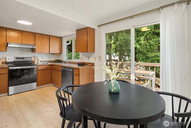 7223 NE 152nd Place, Kenmore, WA 98028
