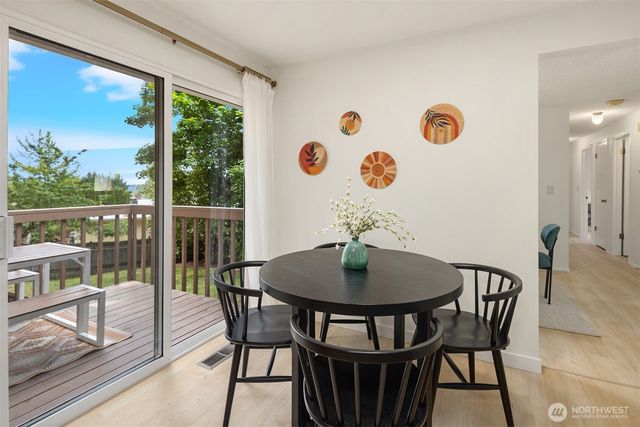 7223 NE 152nd Place, Kenmore, WA 98028