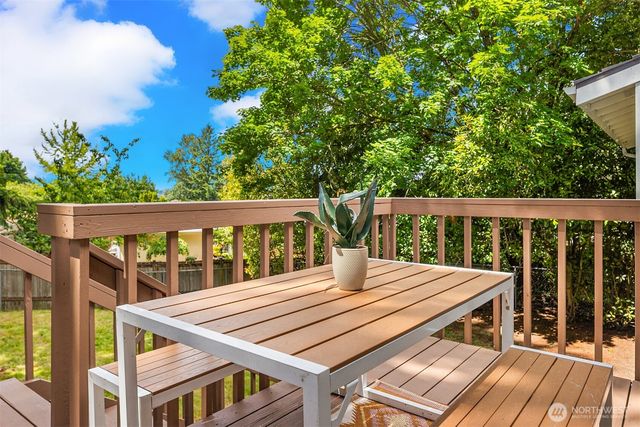 7223 NE 152nd Place, Kenmore, WA 98028