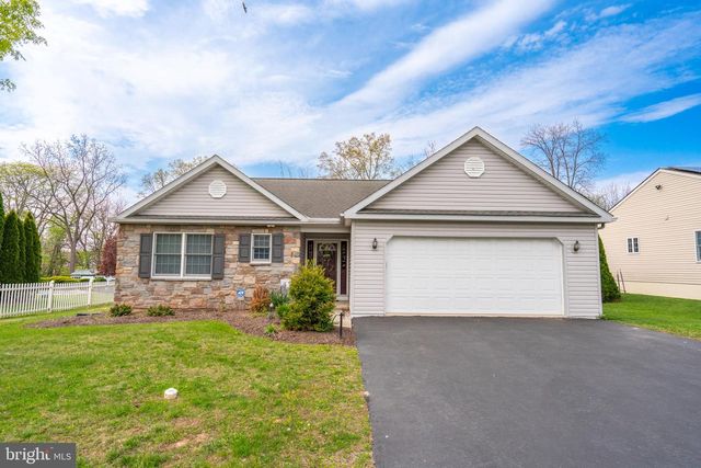 779 HUNTER DR, Pennsburg, PA 18073