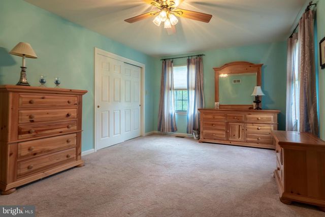779 HUNTER DR, Pennsburg, PA 18073