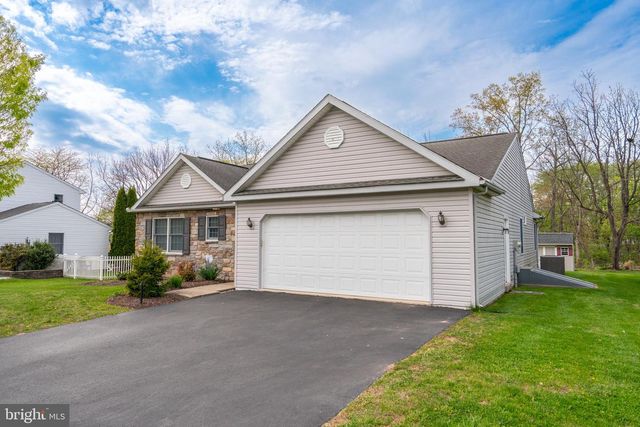 779 HUNTER DR, Pennsburg, PA 18073