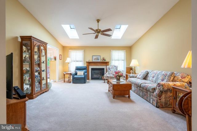 779 HUNTER DR, Pennsburg, PA 18073