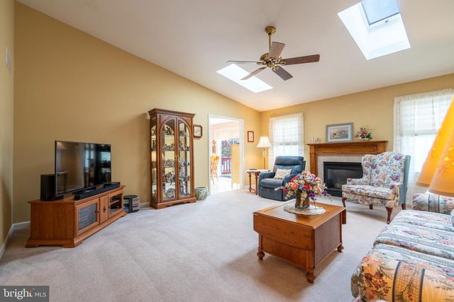 779 HUNTER DR, Pennsburg, PA 18073