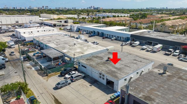 1053 NE 43rd Street, Oakland Park, FL 33334