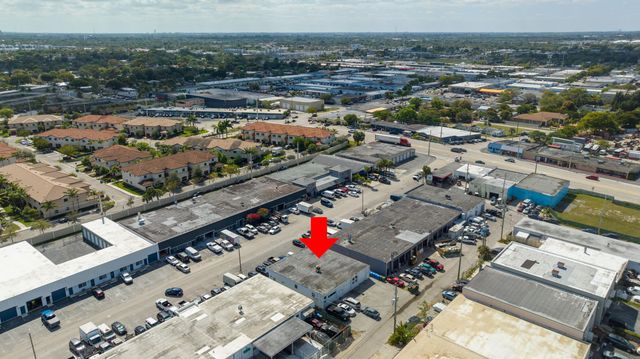 1053 NE 43rd Street, Oakland Park, FL 33334