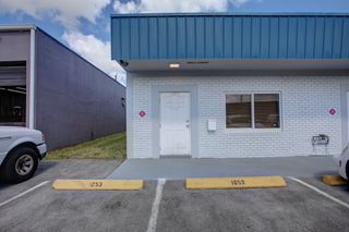1053 NE 43rd Street, Oakland Park, FL 33334