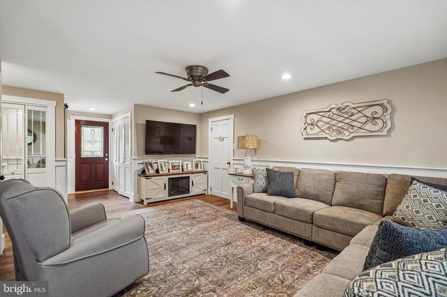 622 HIGHLAND DR, Perkasie, PA 18944
