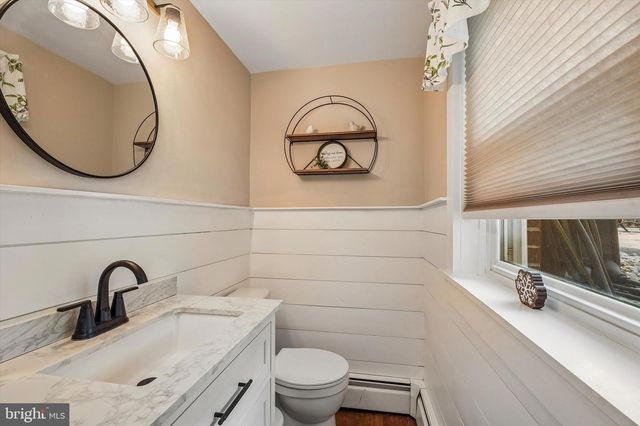 622 HIGHLAND DR, Perkasie, PA 18944