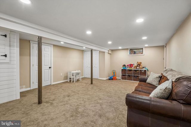 622 HIGHLAND DR, Perkasie, PA 18944