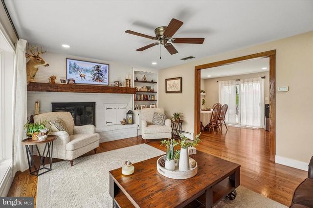 622 HIGHLAND DR, Perkasie, PA 18944