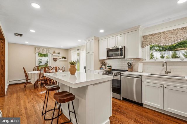 622 HIGHLAND DR, Perkasie, PA 18944