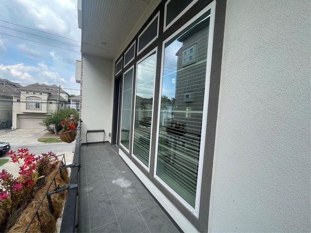 5811 Petty Street A, Houston, TX 77007