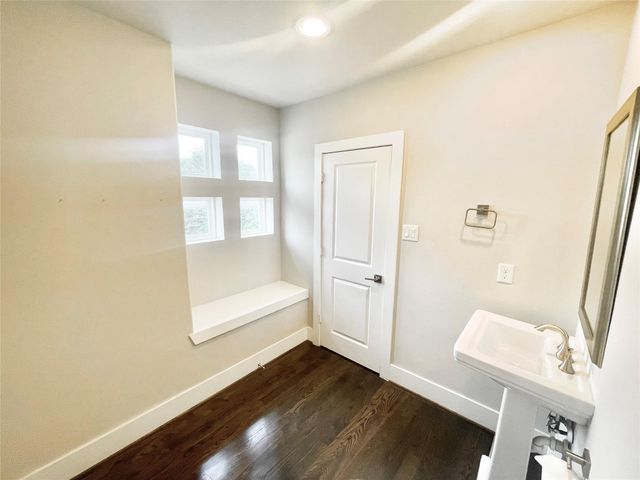 5811 Petty Street A, Houston, TX 77007