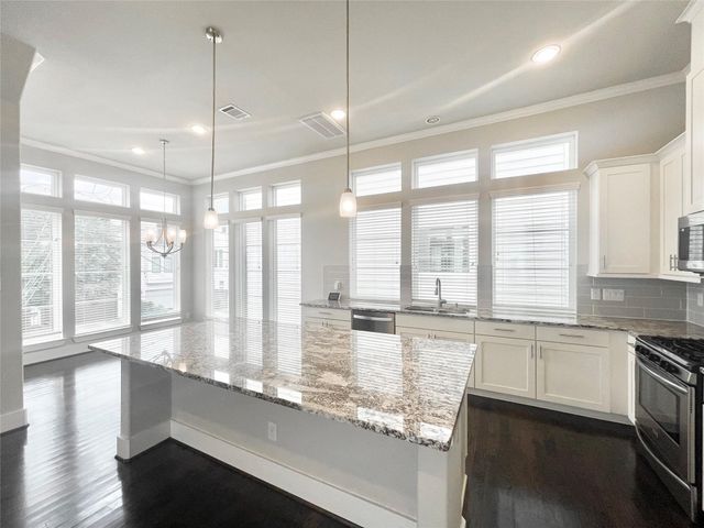 5811 Petty Street A, Houston, TX 77007