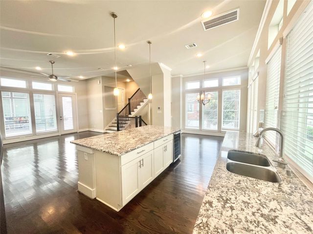 5811 Petty Street A, Houston, TX 77007