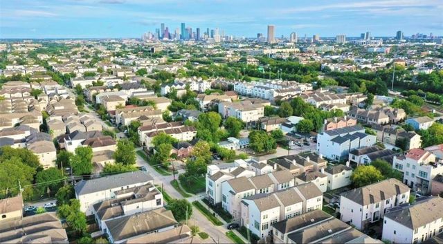 5811 Petty Street A, Houston, TX 77007