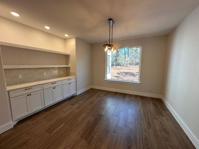 211 Helemano DR, Bastrop, TX 78602