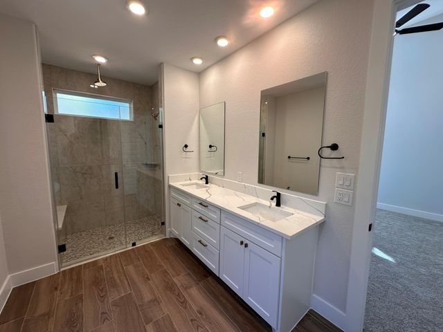 211 Helemano DR, Bastrop, TX 78602