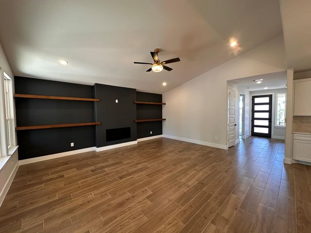 211 Helemano DR, Bastrop, TX 78602