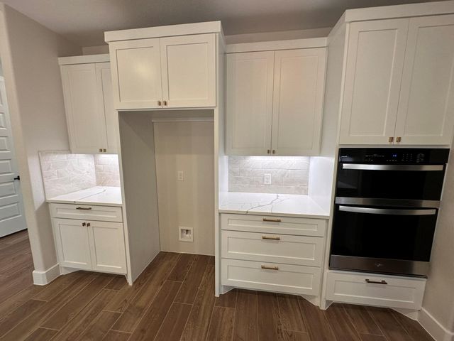 211 Helemano DR, Bastrop, TX 78602