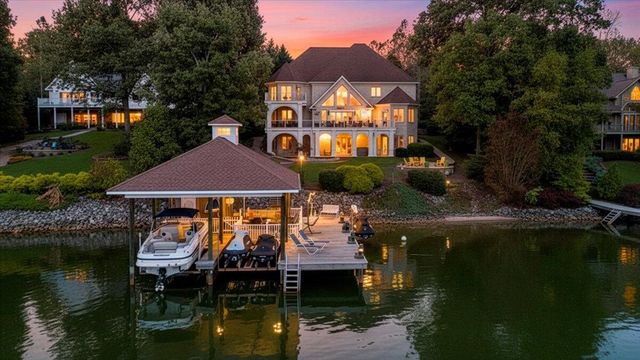 2580 Lakewood Forest RD, Moneta, VA 24121