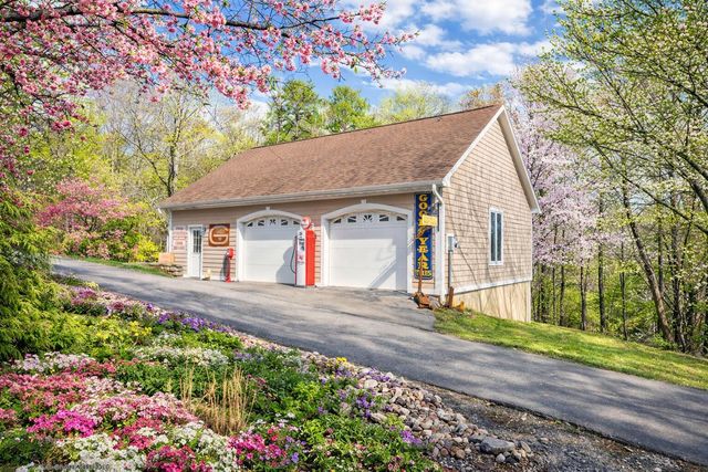 2580 Lakewood Forest RD, Moneta, VA 24121