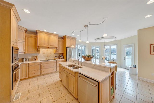 2580 Lakewood Forest RD, Moneta, VA 24121