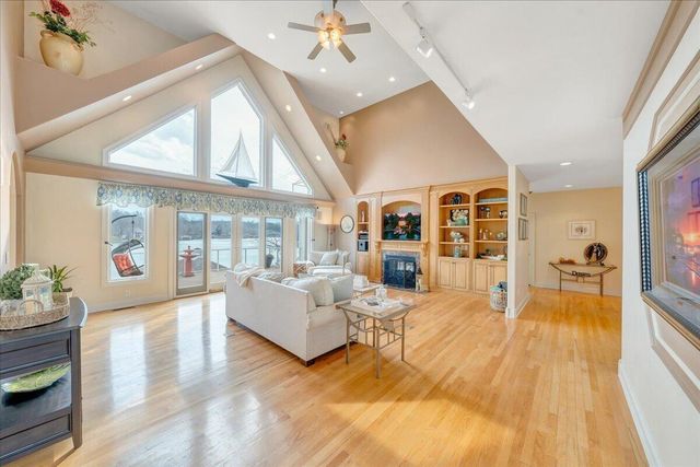 2580 Lakewood Forest RD, Moneta, VA 24121