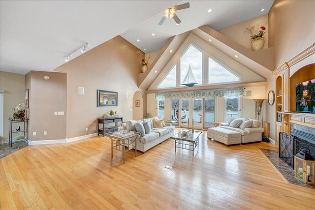 2580 Lakewood Forest RD, Moneta, VA 24121